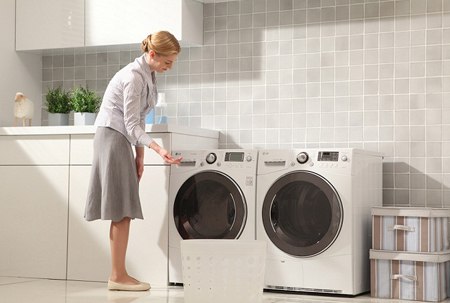 Giải đáp thắc mắc: Nên mua máy giặt sấy hay máy sấy quần áo riêng?
