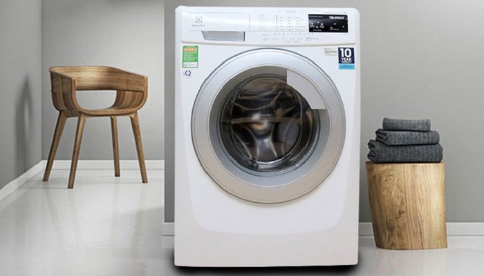 Nên mua máy giặt Electrolux cửa ngang hay cửa trên?