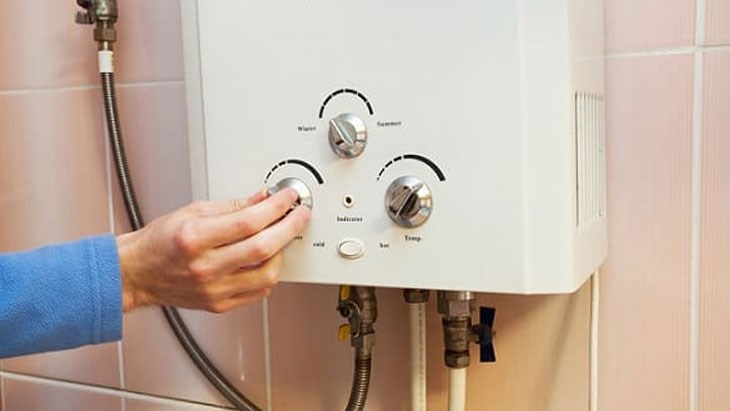 Nên bật máy nước nóng bao lâu trong một ngày?