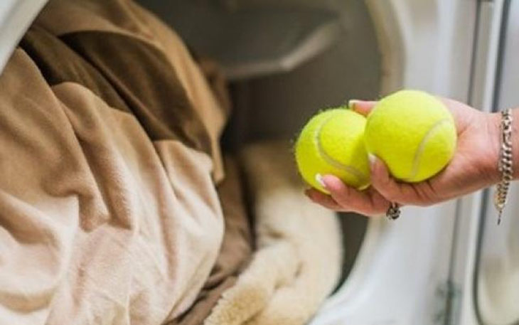 Cách làm quần áo khô nhanh hơn bằng máy sấy quần áo