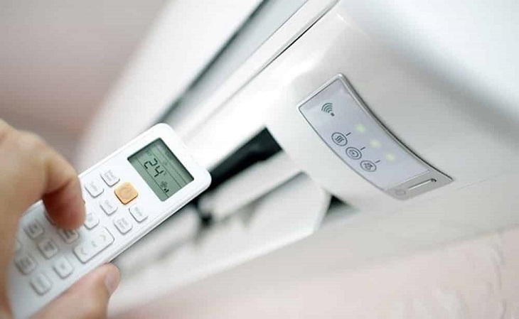 Tại sao điều hoà bật không mát? Nguyên nhân & cách khắc phục