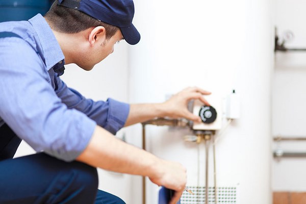 Máy nước nóng Panasonic không tắt được nước do đâu và cách sửa