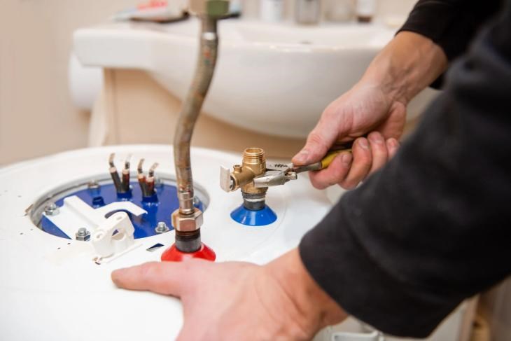 Cách vệ sinh máy nước nóng gián tiếp đơn giản tại nhà