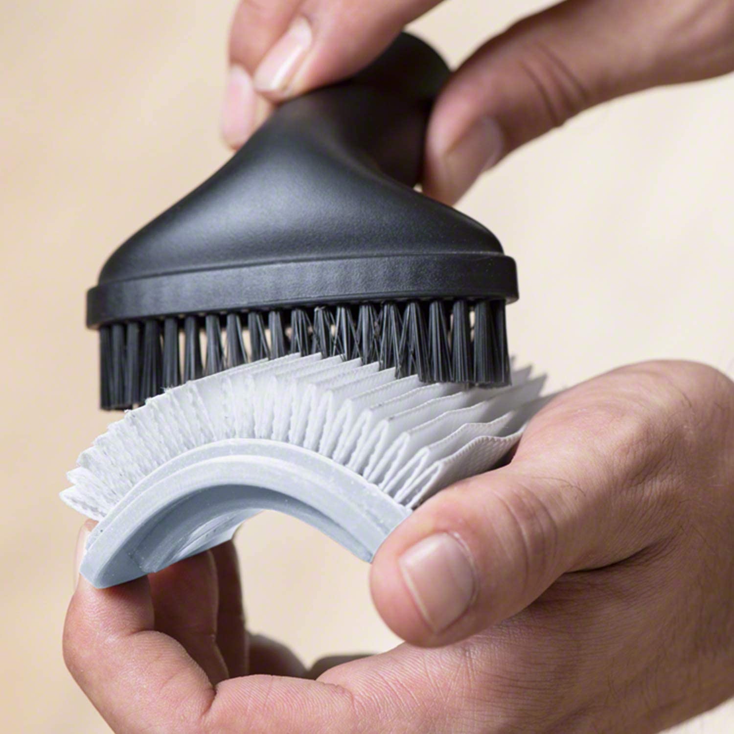 Hút bụi cầm tay BOSCH UNIVERSAL VAC18