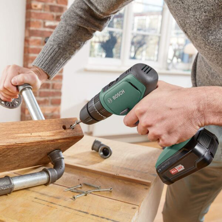 Máy khoan và bắt vít Bosch Universal Drill 18