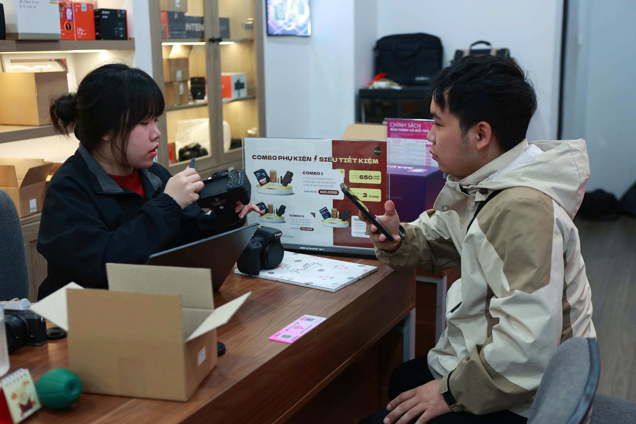 Tiếp nhận nhu cầu bán máy ảnh cũ của khách hàng tại MACHN