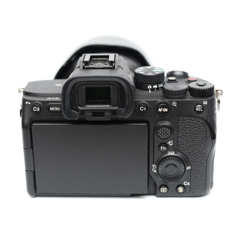 Combo Sony Alpha 7 Mark IV và Lens Viltrox 85mm f1.8 Cũ - Tuyệt Đỉnh Chân Dung Xóa Phông