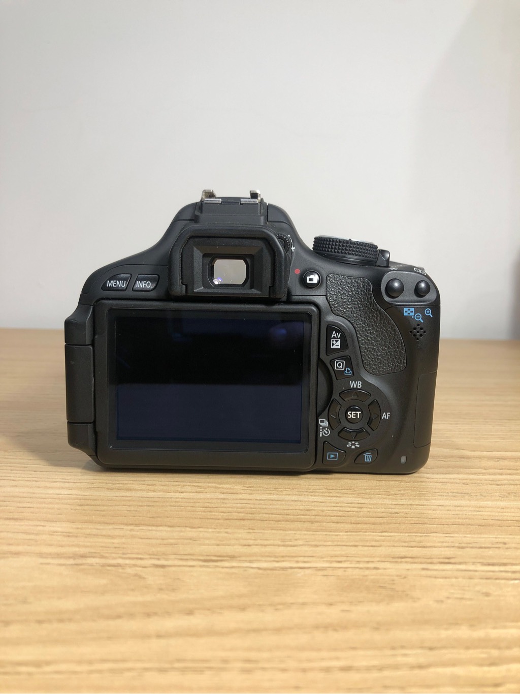 Canon 600D (body)