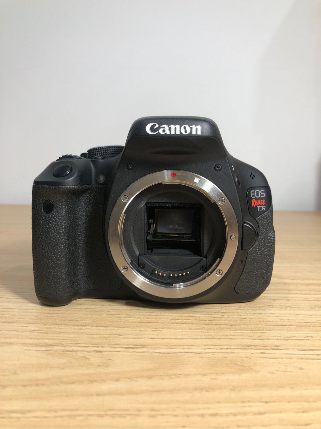 Canon 600D (body)