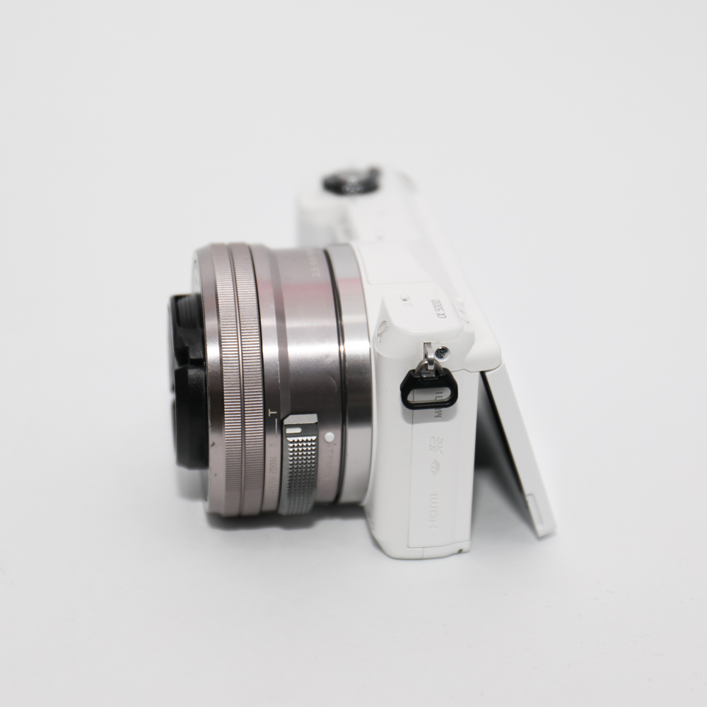 Combo Sony A5000+ Sony E 16-50mm OSS nhỏ gọn, đa dụng, màn hình lật.