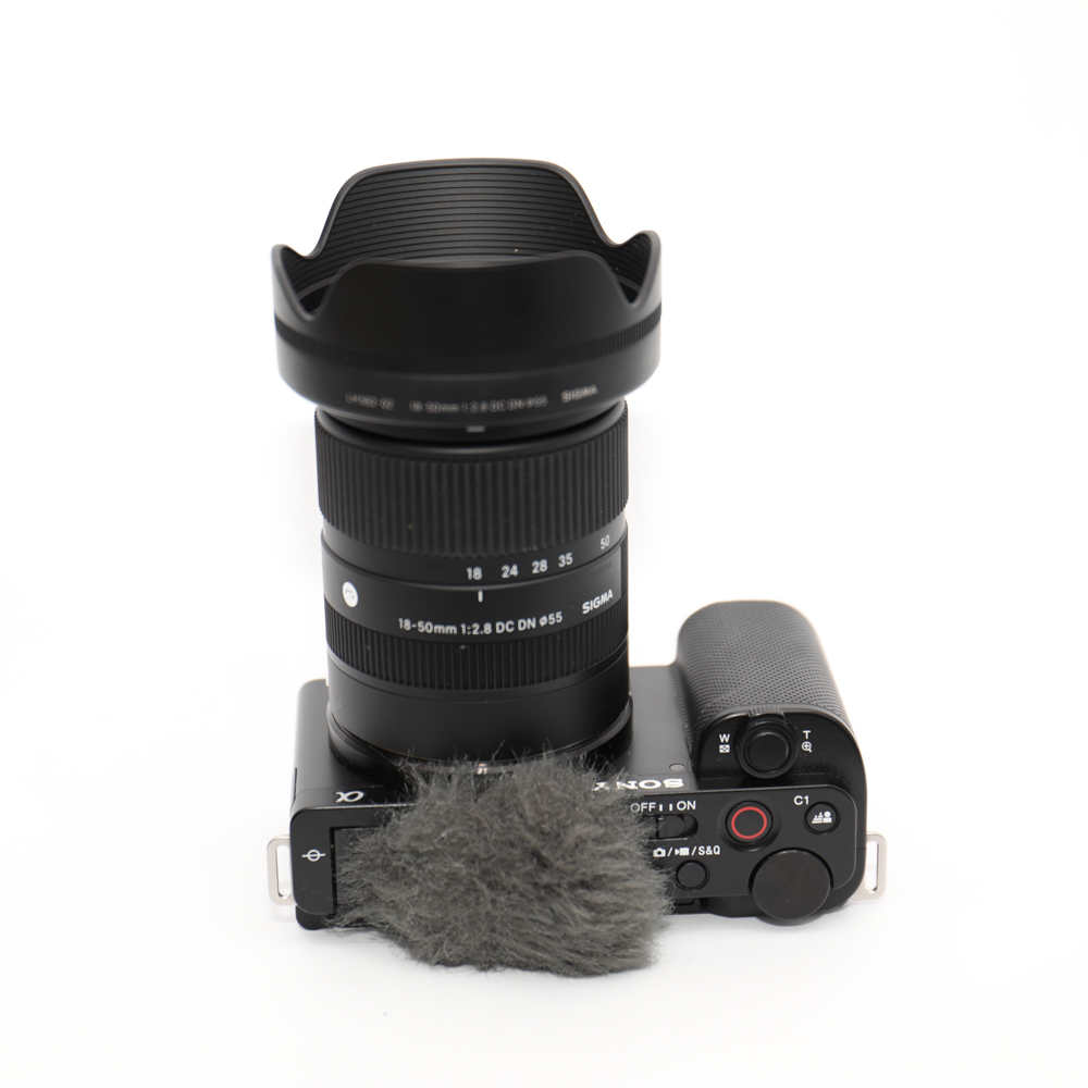 Combo Sony ZVE10+ Sigma 18-50mm f2.8 quay chụp đa dụng.
