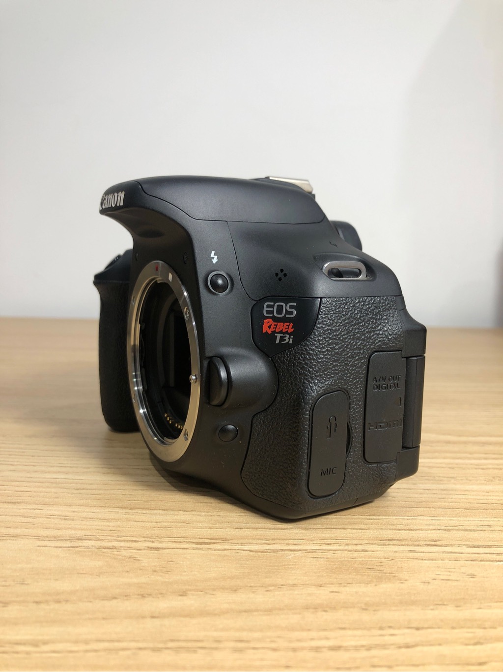 Canon 600D (body)