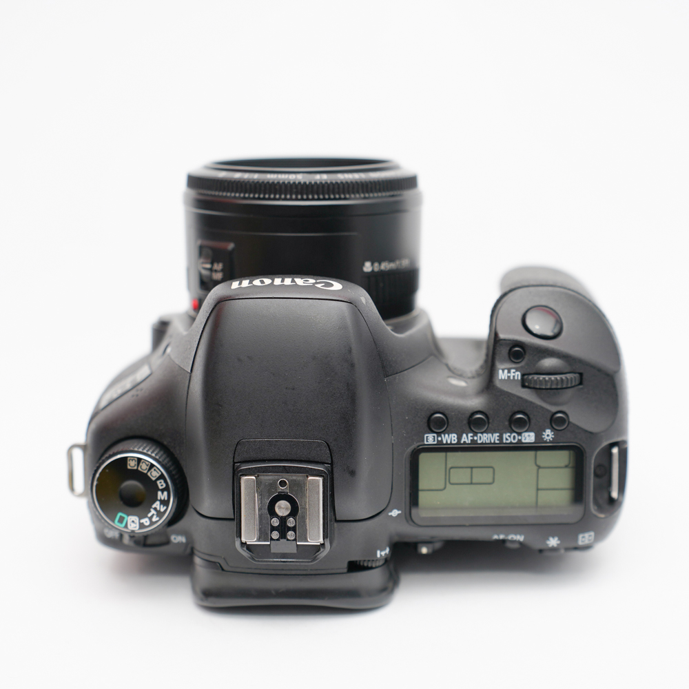 Combo Canon 7D+ Canon 50mm f1.8 ii xóa phông giá rẻ, phù hợp người mới.