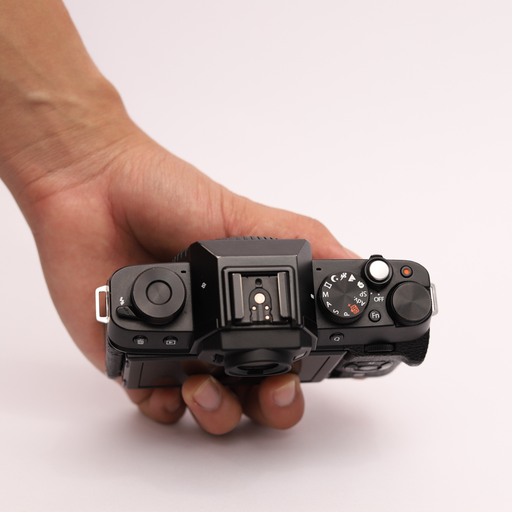 FUJIFILM X-T100 (Body)