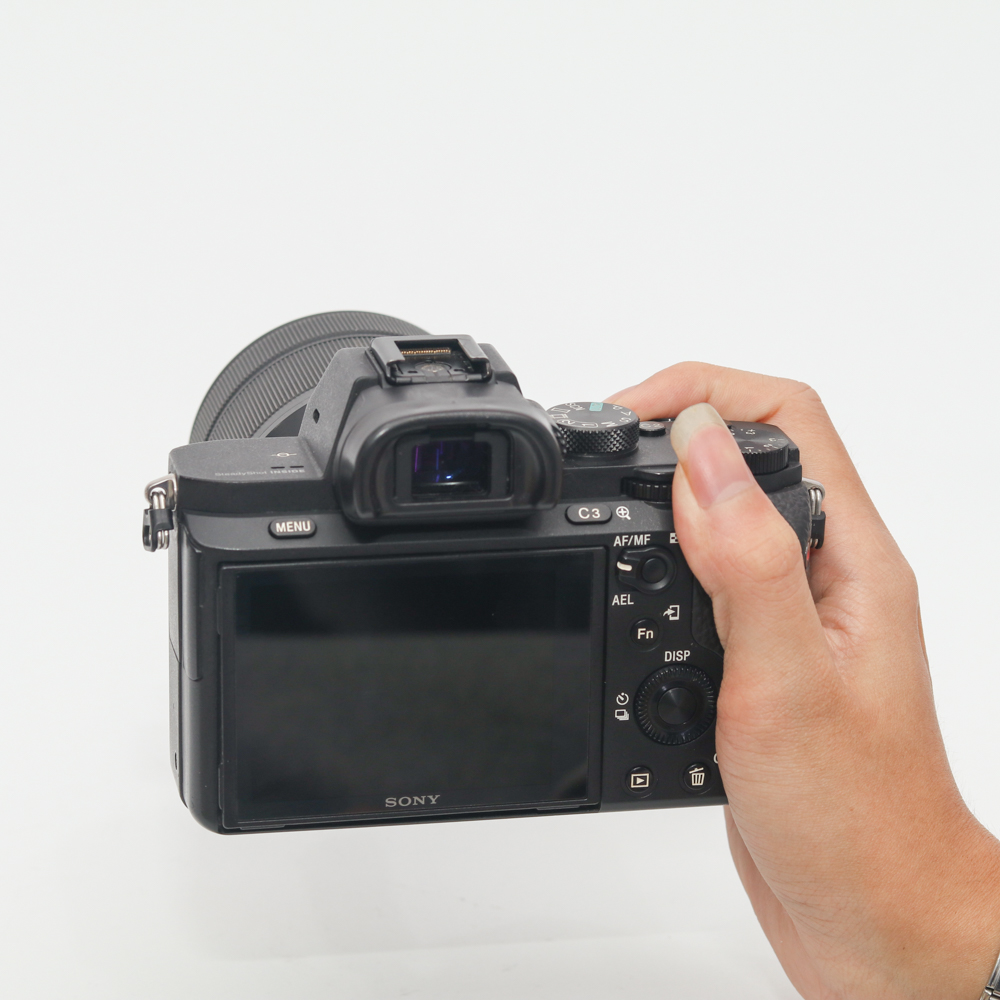 Combo Sony A7 Mark ii+ Sony FE 28-70mm f3.5-5.6 OSS fullframe giá rẻ