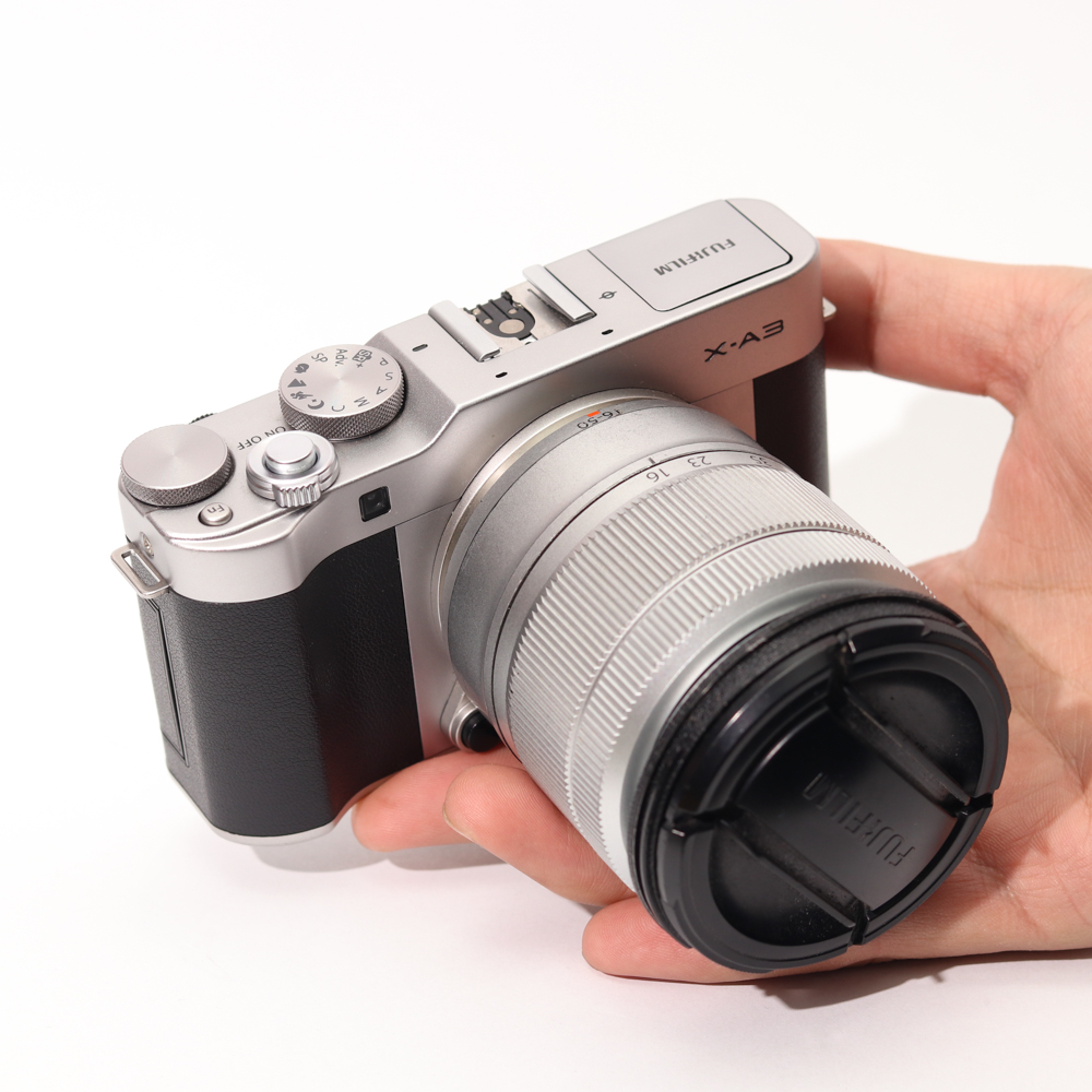 Combo Fujifilm X-A3+ Fujifilm XC 16-50mm F/3.5-5.6 OIS vintage, nhỏ gọn, dễ tiếp cận.