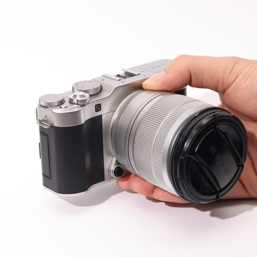 Combo Fujifilm X-A3+ Fujifilm XC 16-50mm F/3.5-5.6 OIS vintage, nhỏ gọn, dễ tiếp cận.