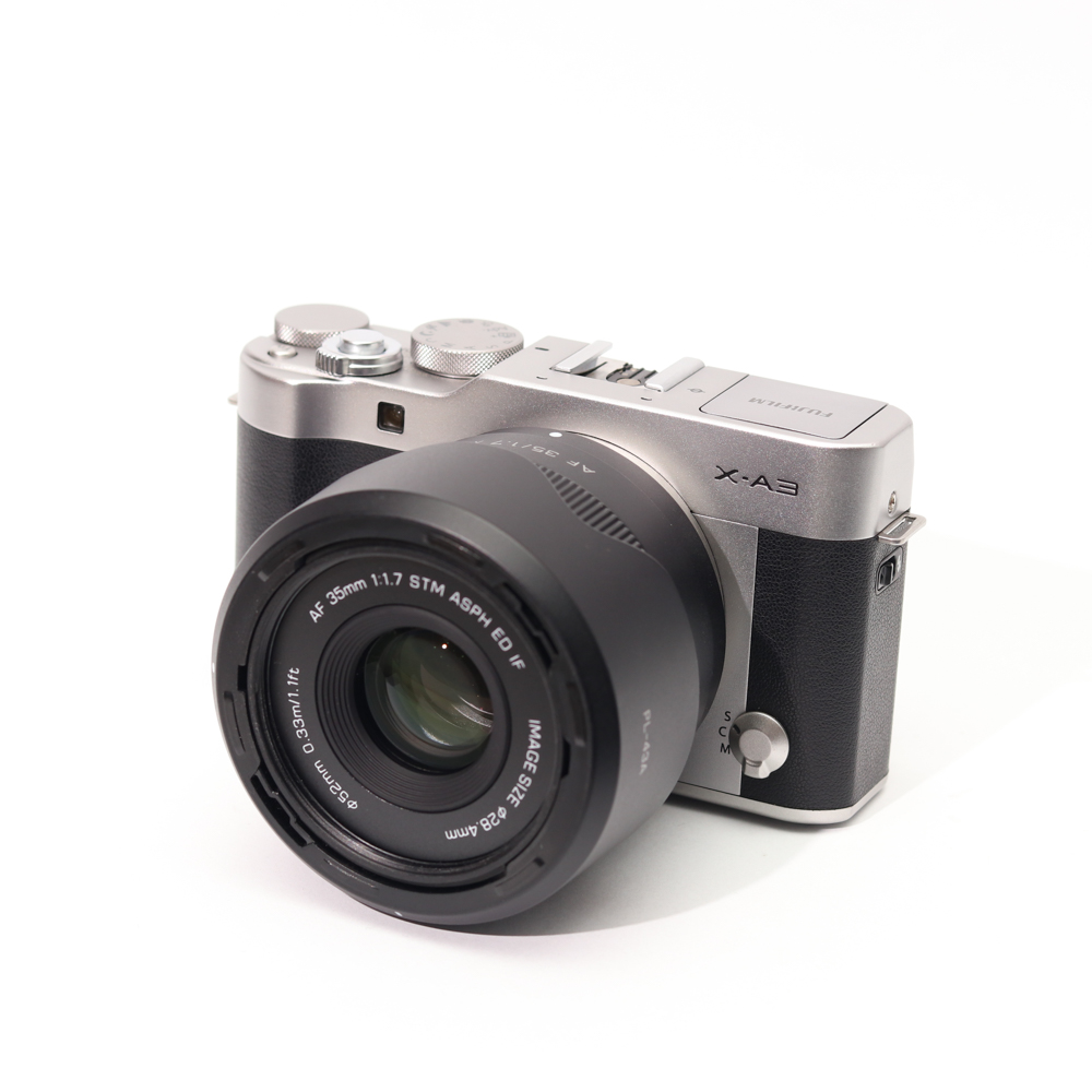 Combo Fujifilm X-A3+ Viltrox AF 35mm f/1.7 XF nhỏ gọn, đa dụng, xóa phông tốt.