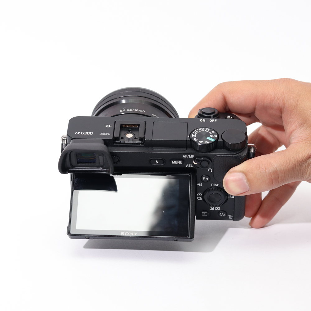 Combo Sony A6300+ Sony 16-50mm f3.5-5.6 nhỏ gọn, đa dụng.