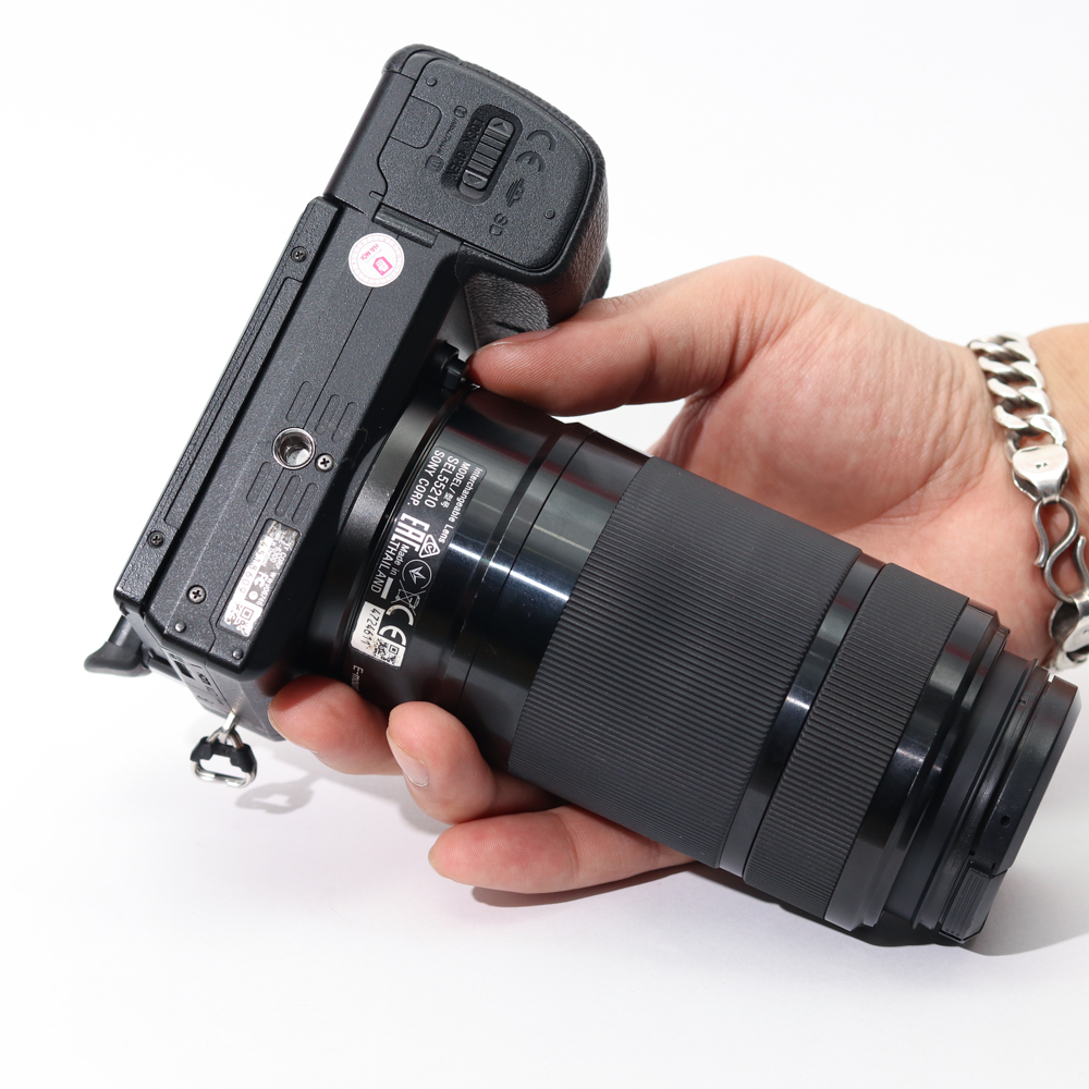 Combo Sony A6300+ Sony E 55-210mm f4.5-6.3 OSS quay chụp zoom xa, thể thao nhỏ gọn.