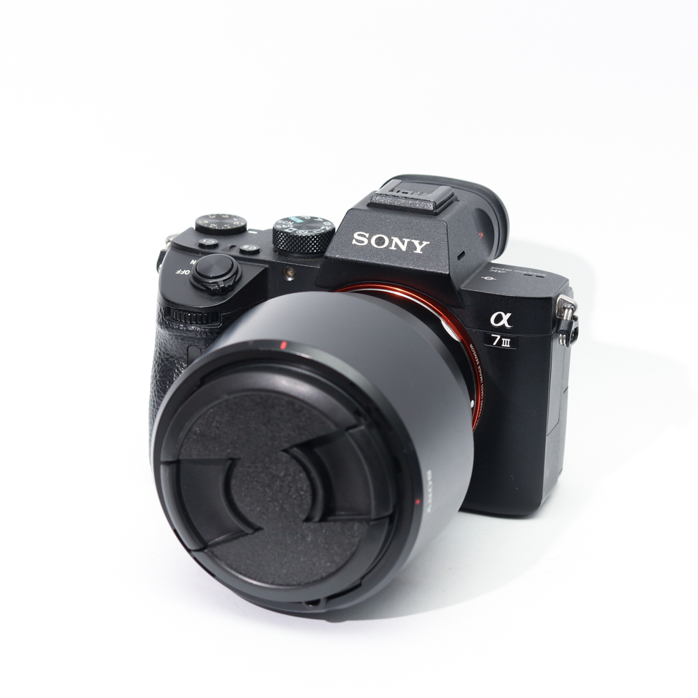 Combo Sony A7 Mark III+ Sony Fe 85mm F1.8 quay chụp chân dung chuyên nghiệp.