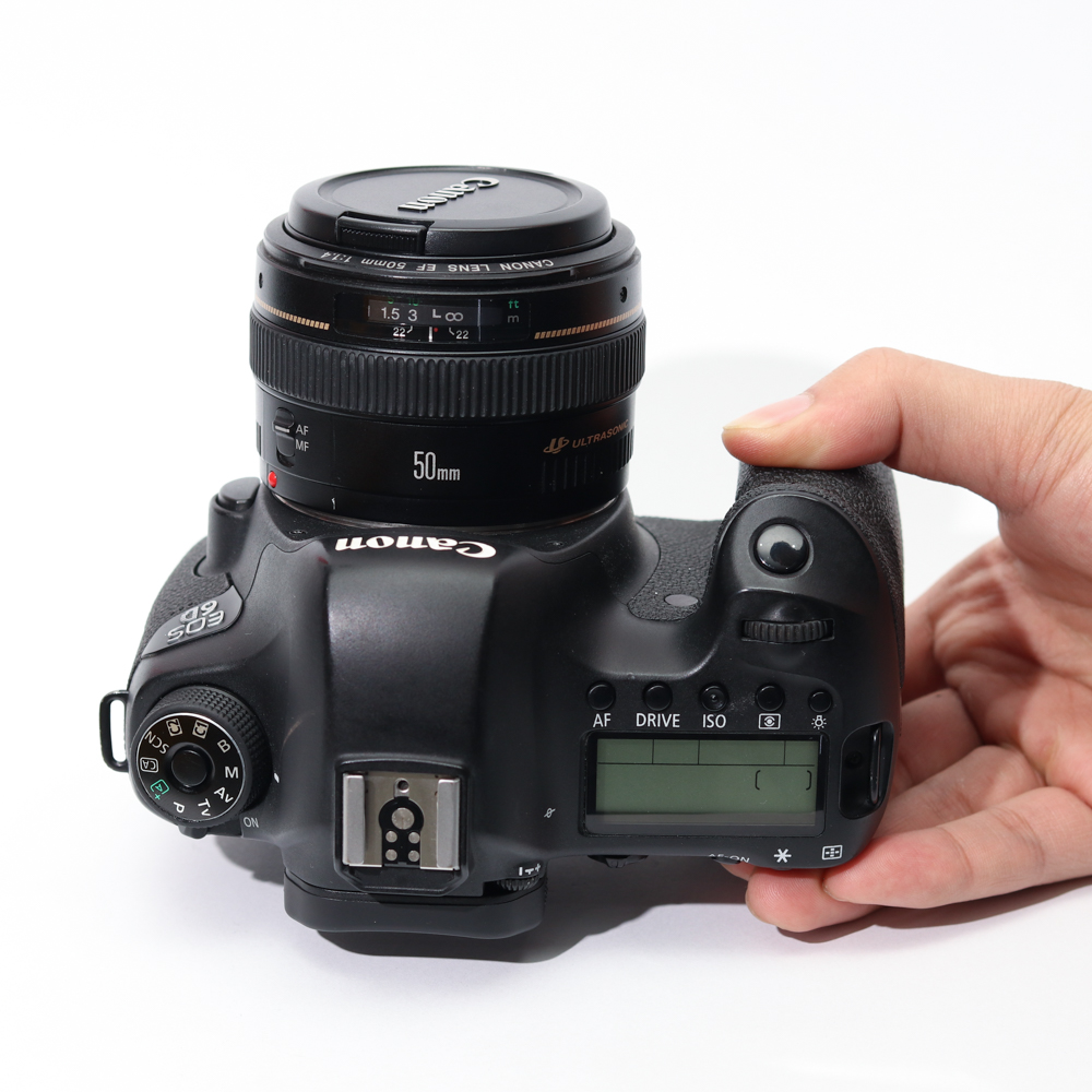 Combo Canon 6D+ Canon 50mm f1.4 USM chụp chân dung bán chuyên