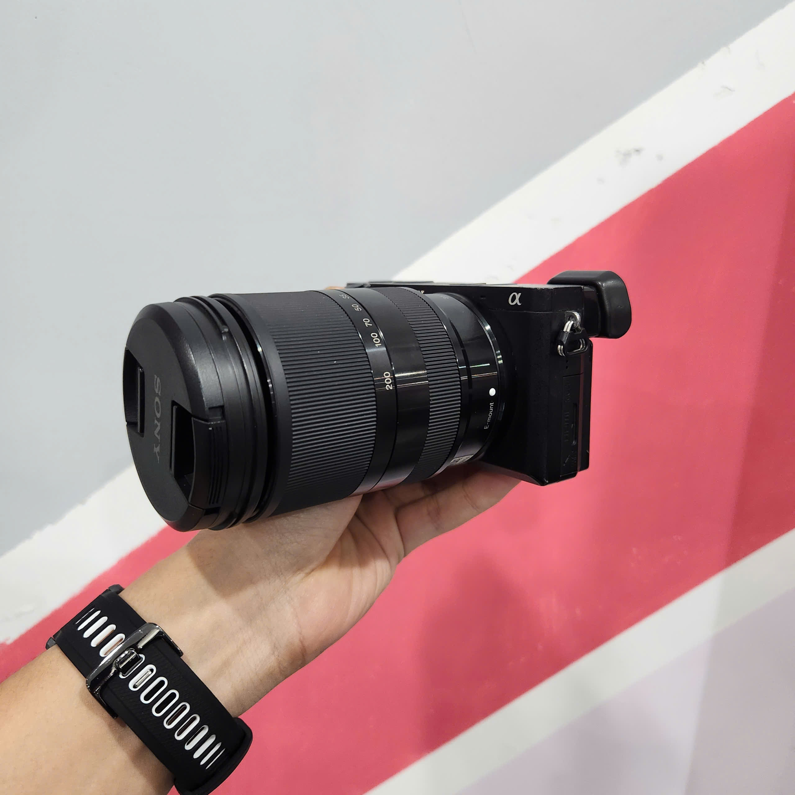 Combo Sony a6300+ Sony 18-200mm OSS