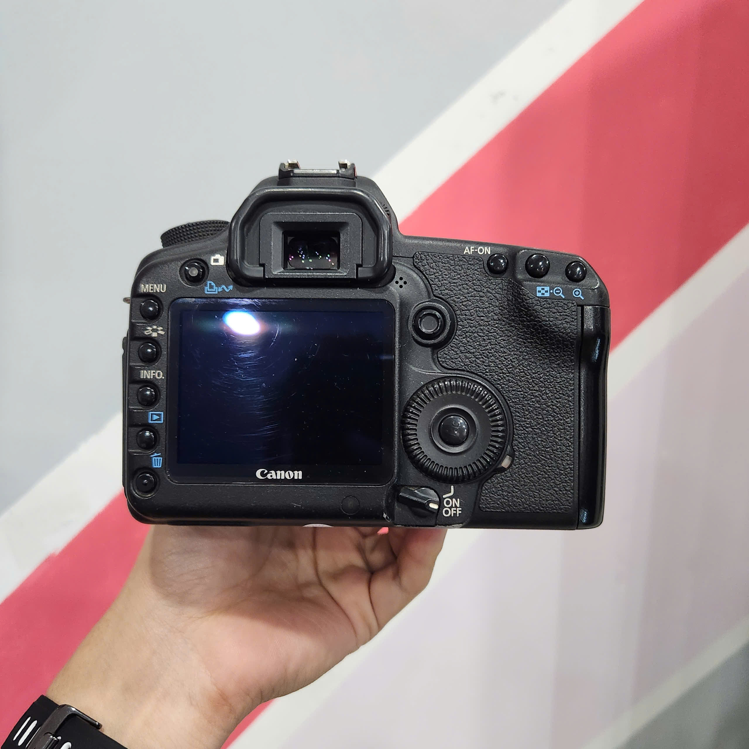 Combo Canon 5D Mark II + Tamron 17-35mm f2.8-4