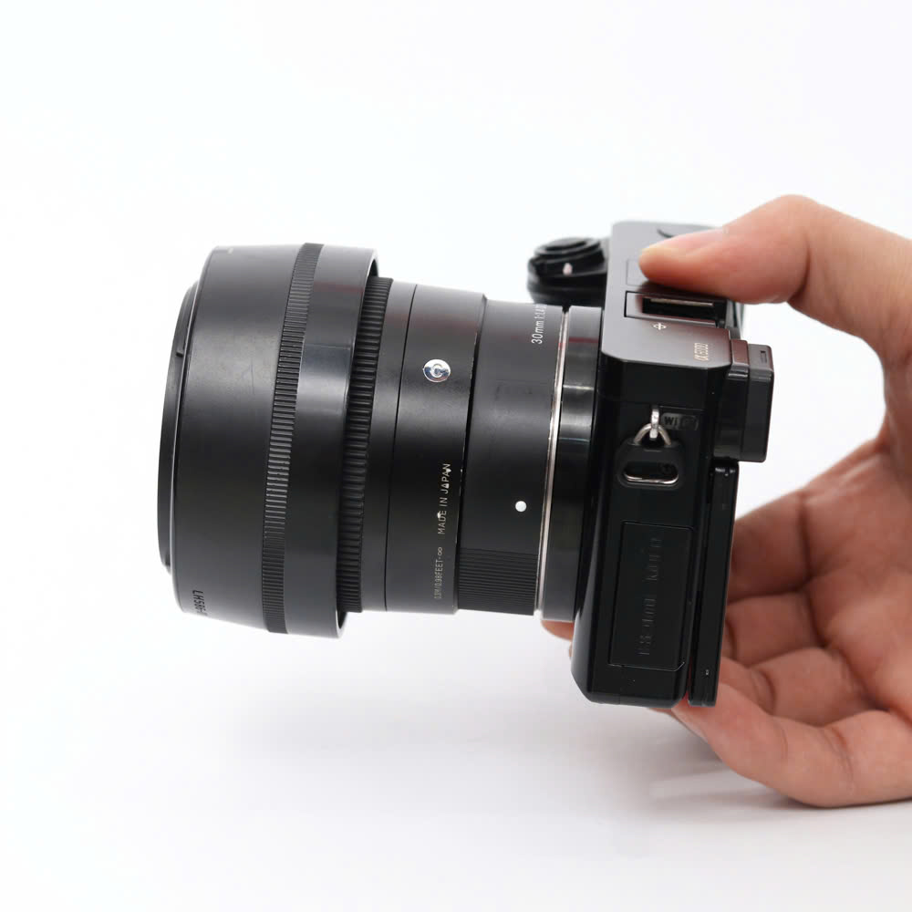 Combo Sony A6000+ Sigma 30mm F/1.4 DC DN nhỏ gọn, đa dụng, xóa phông tốt