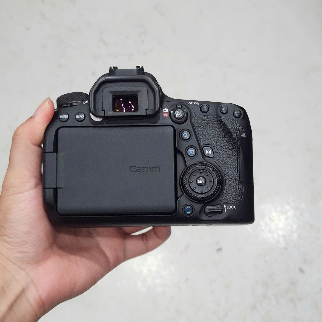 Canon 6D Mark II (body)