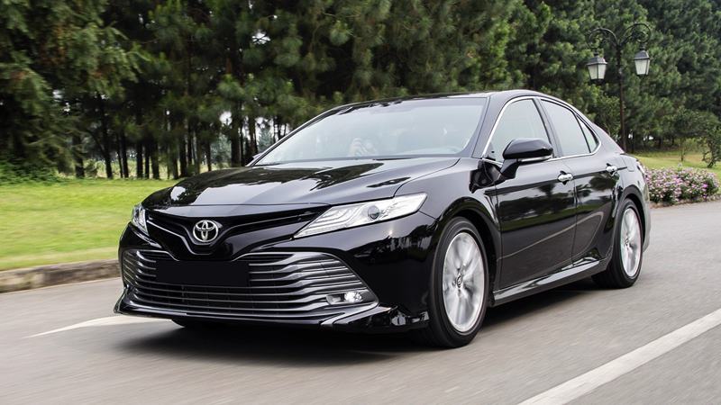 Camry mang diện mạo mới mẻ, trẻ trung