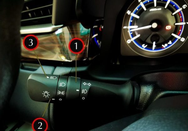 Tìm hiểu các nút chức năng trên xe ô tô innova cho người mới mua xe | Toyota Okayama Đà Nẵng