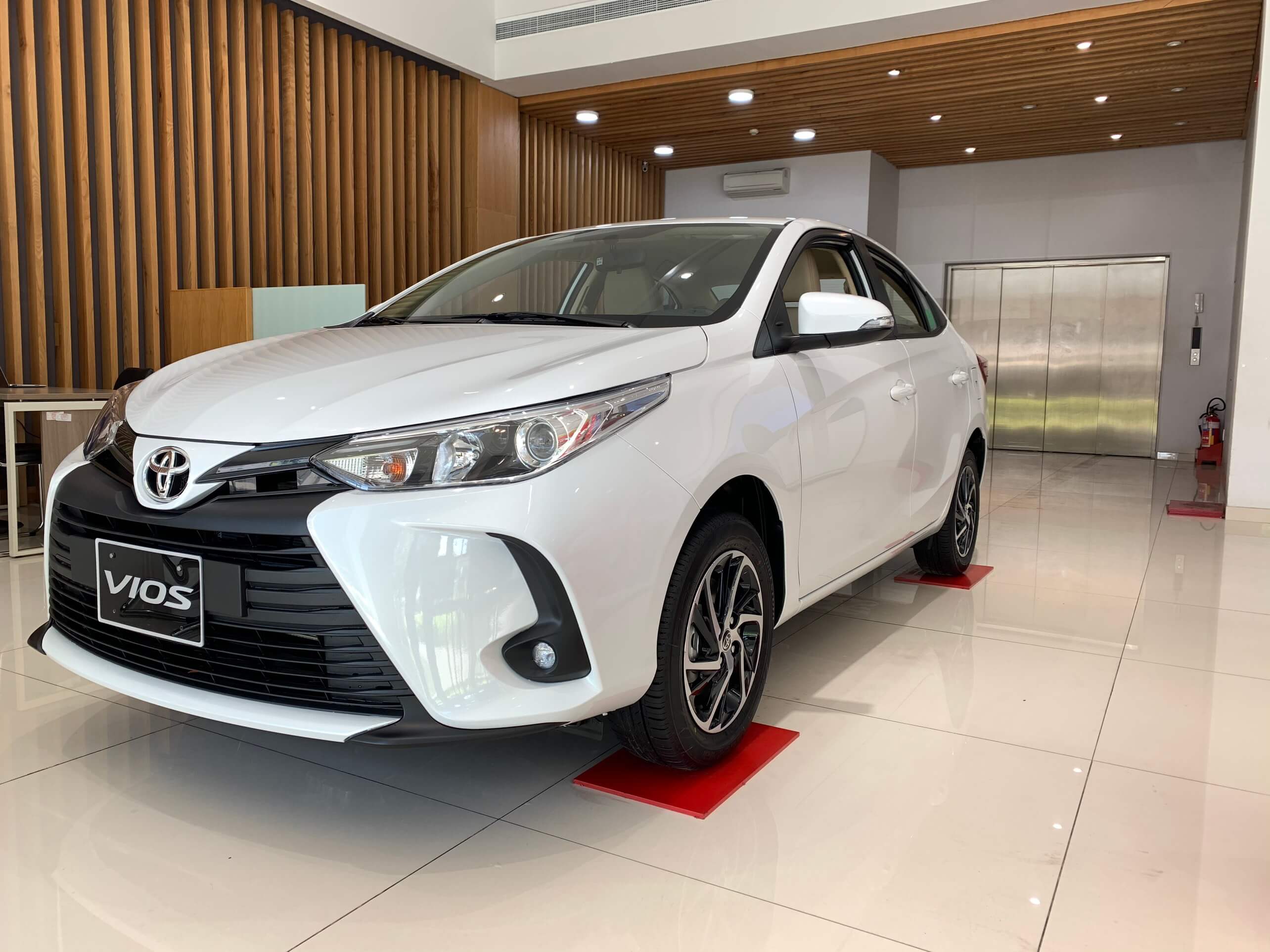 Xe Toyota Vios 1.5E CVT trẻ trung