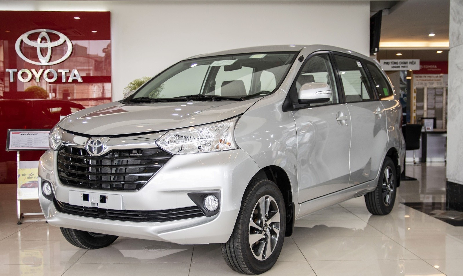 Xe Toyota Avanza MT là mẫu xe ô tô dưới 700 triệu có diện mạo khá gọn gàng