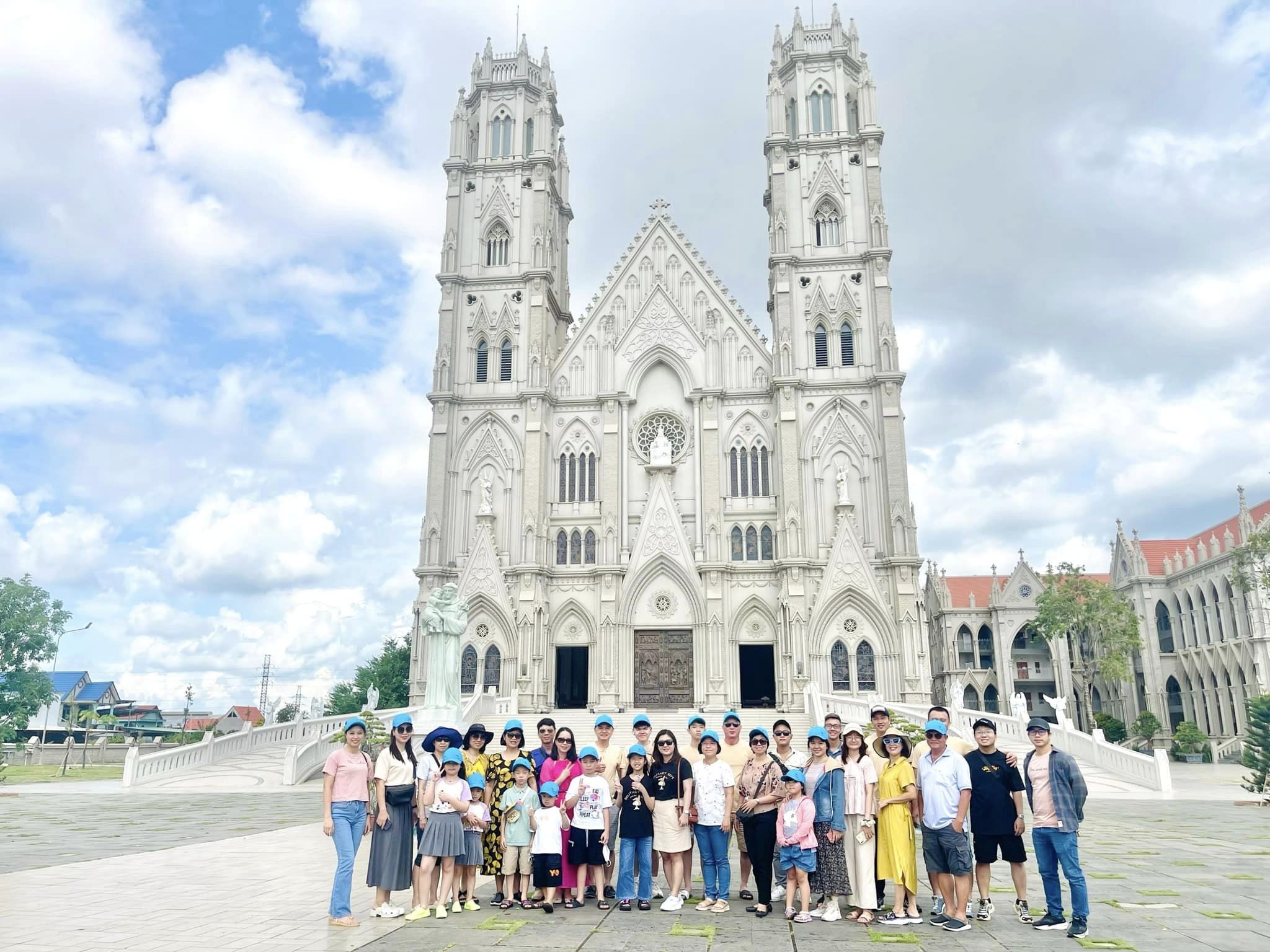 hanh-trinh-den-voi-long-hai-cung-fahasa