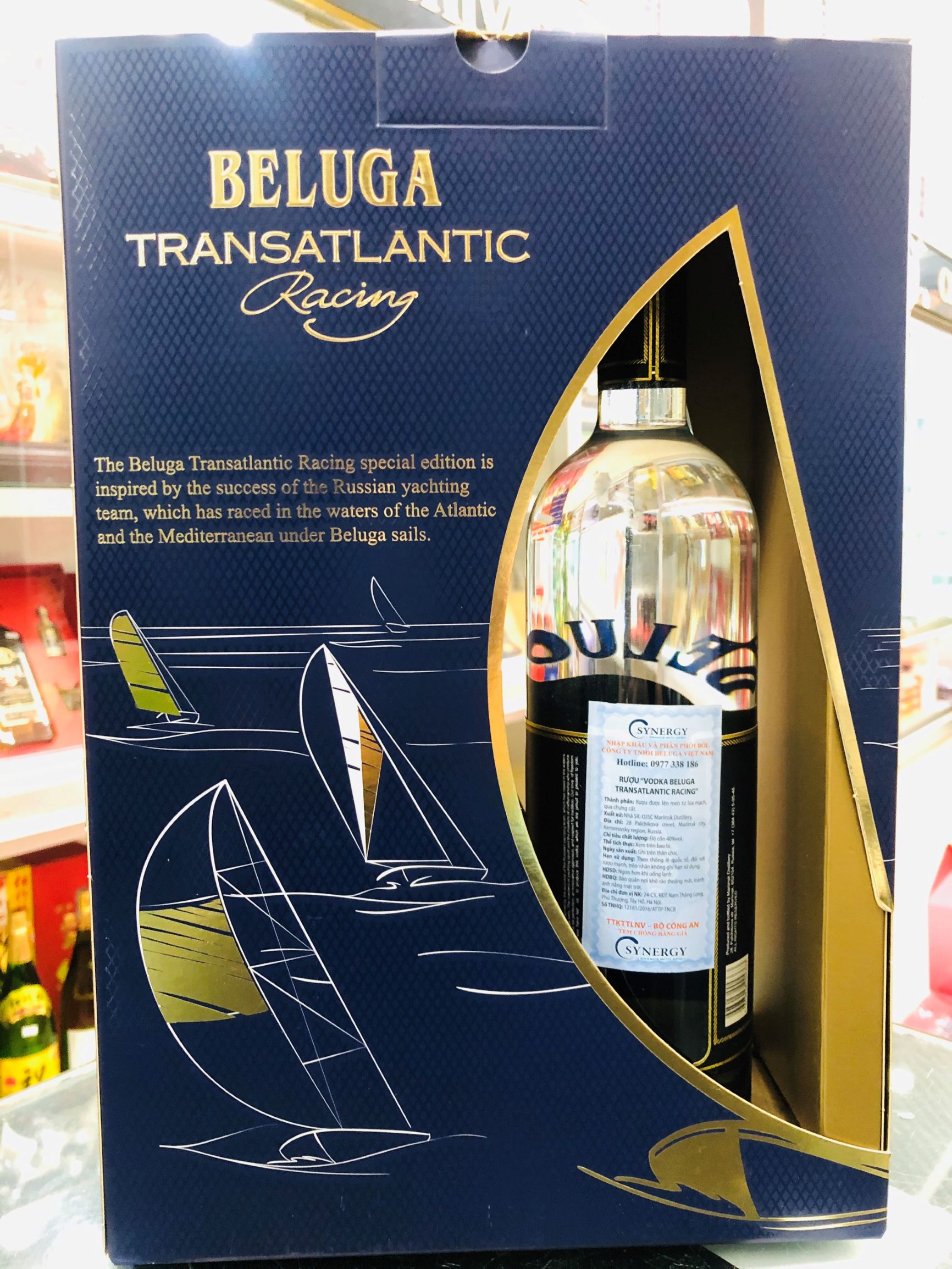 Rượu Beluga Transatlantic Racing dung tích 700ml - Hộp quà tặng ly