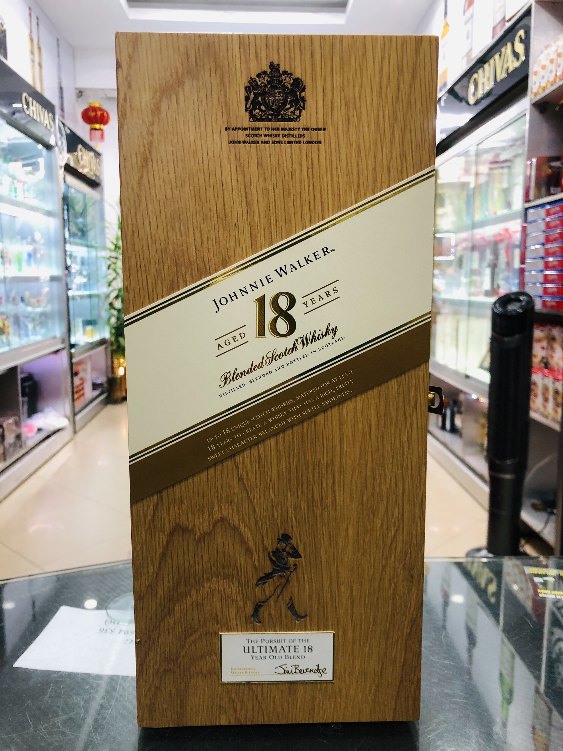 Johnnie Walker 18 Years 750ml - Phiên bản hộp gỗ sang trọng