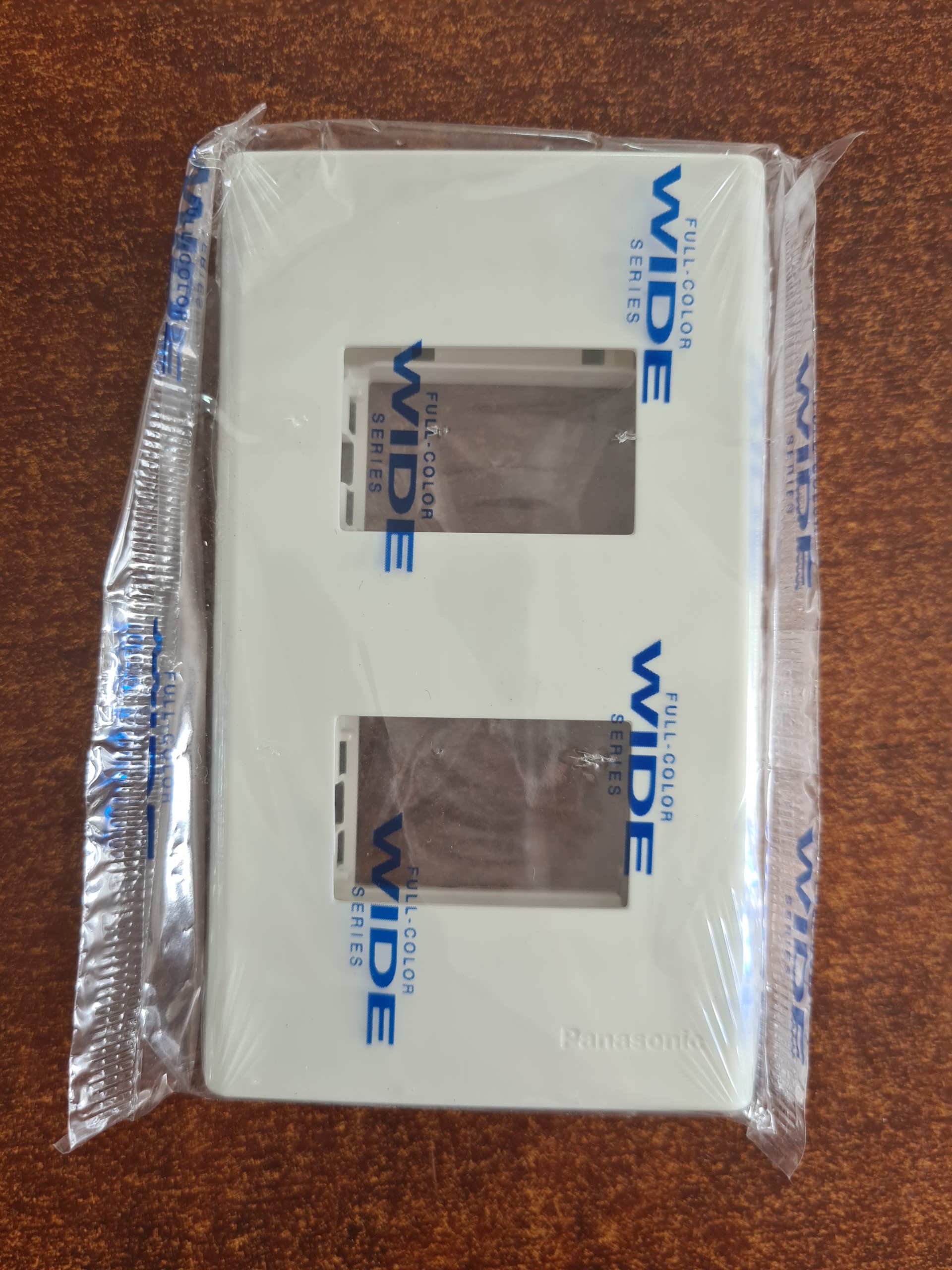 Pana-(Wide) Mặt 2 lổ- trắng ánh kim (WEV68020MW)