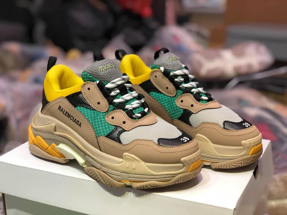 Ghim trên Balenciaga Triple S #28 Ghim trên Balenciaga Triple S