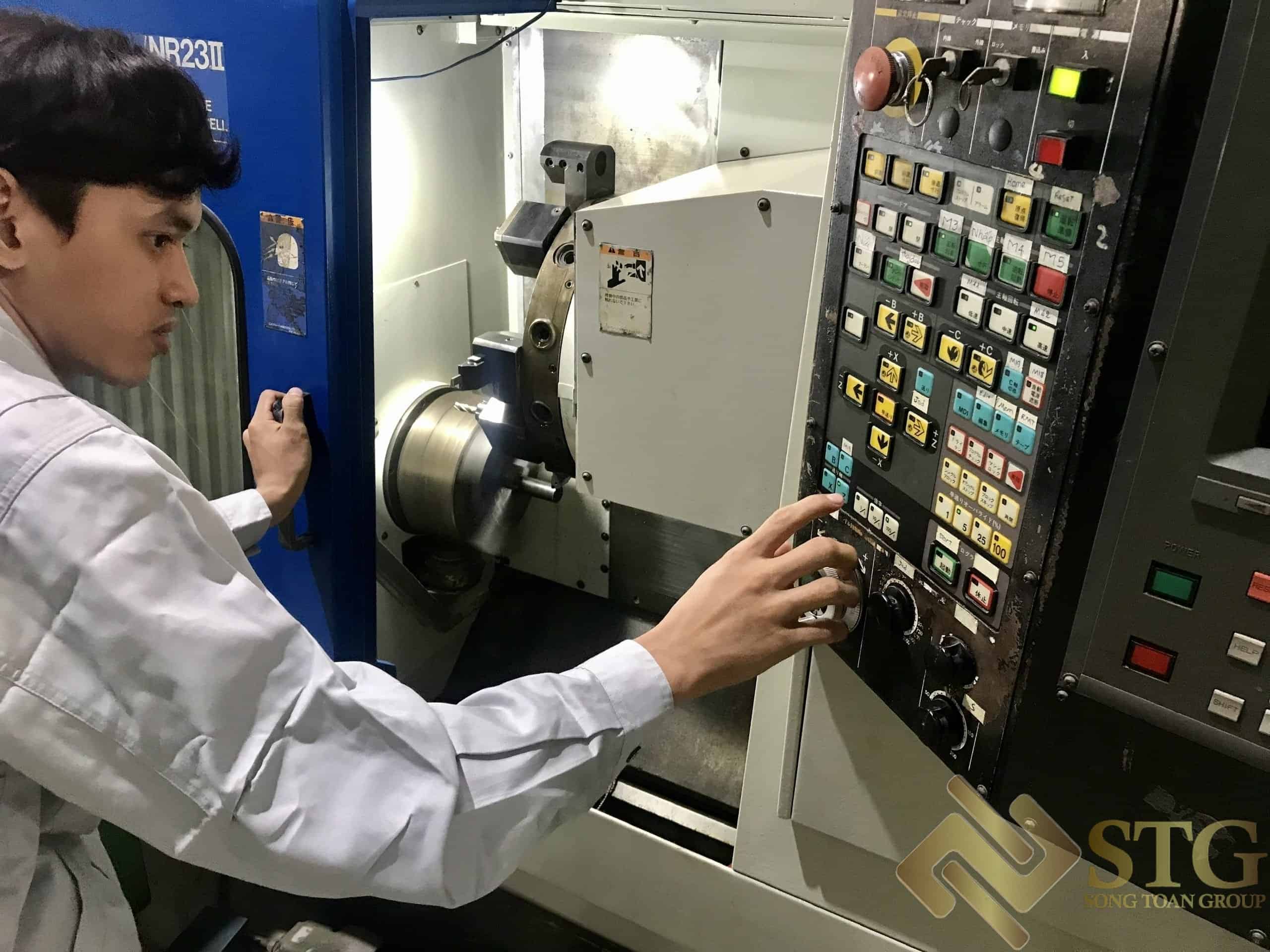 Tìm Hiểu Quy Trình Gia Công Bằng Máy Tiện CNC