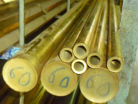 kim-loai-dong-thau-brass-hay-con-duoc-biet-den-voi-ten-goi-thong-thuong-la-thau-2 Tìm Hiểu Hợp Kim Đồng Thau