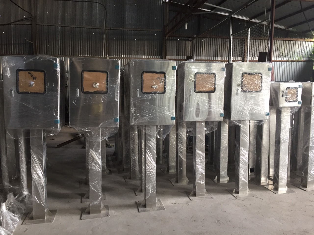 GIA CÔNG SẢN XUẤT VỎ TỦ ĐIỆN THEO YÊU CẦU
