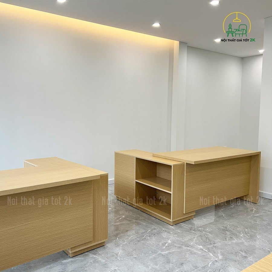 Bàn giám đốc Mokuzai 1m8: Sự lựa chọn tối ưu cho không gian làm việc của bạn với chất liệu gỗ MFC cao cấp.