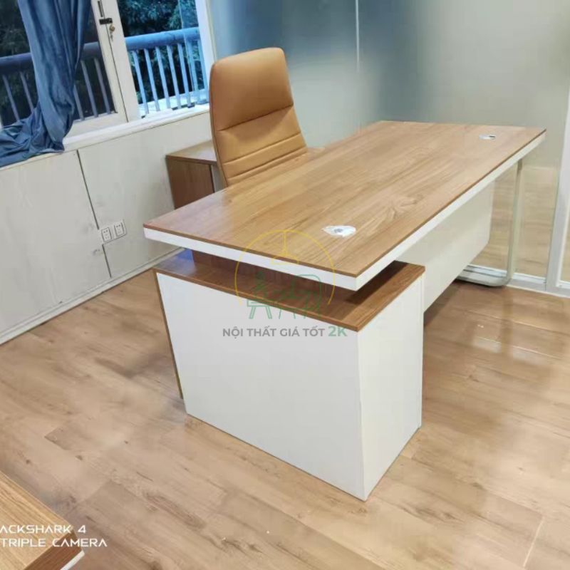Bàn giám đốc gỗ công nghiệp Lựa chọn hoàn hảo cho không gian làm việc hiện đại
