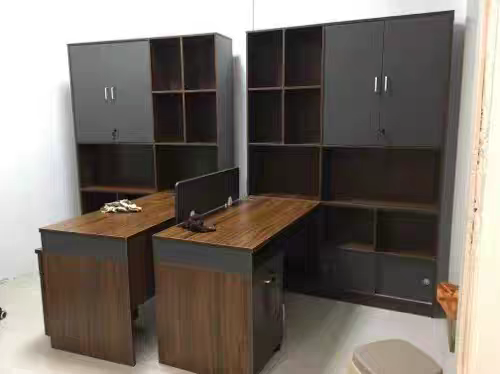 bàn nhân viên hiện đại