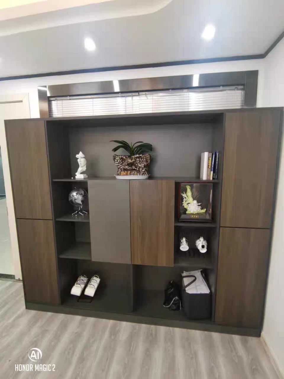 tủ giám đốc 2 màu chủ đạo
