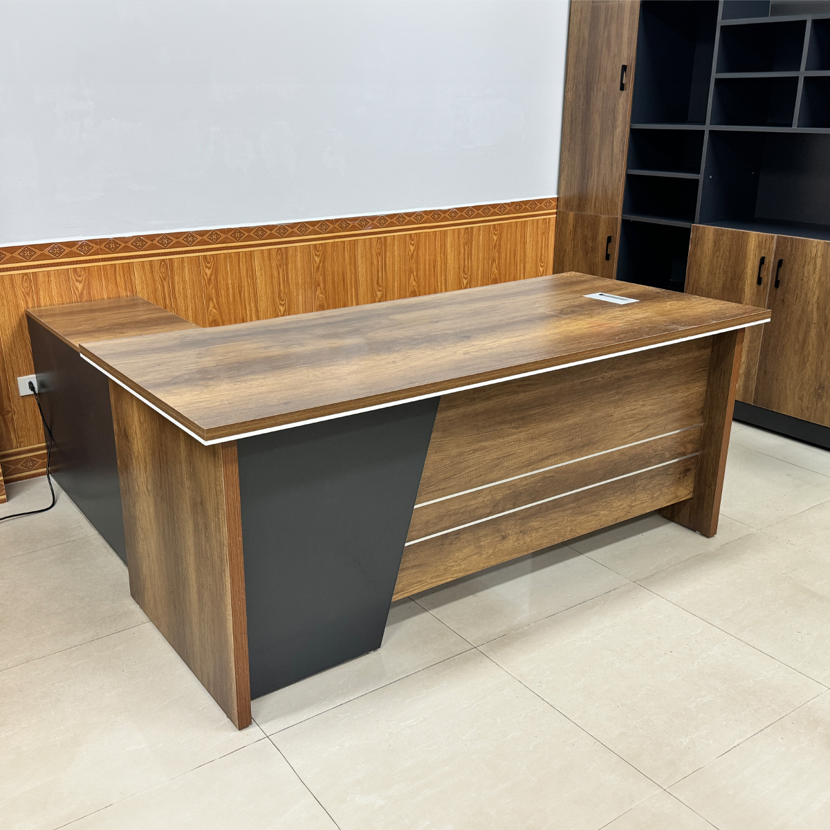 Bàn Giám Đốc 2KBGD069