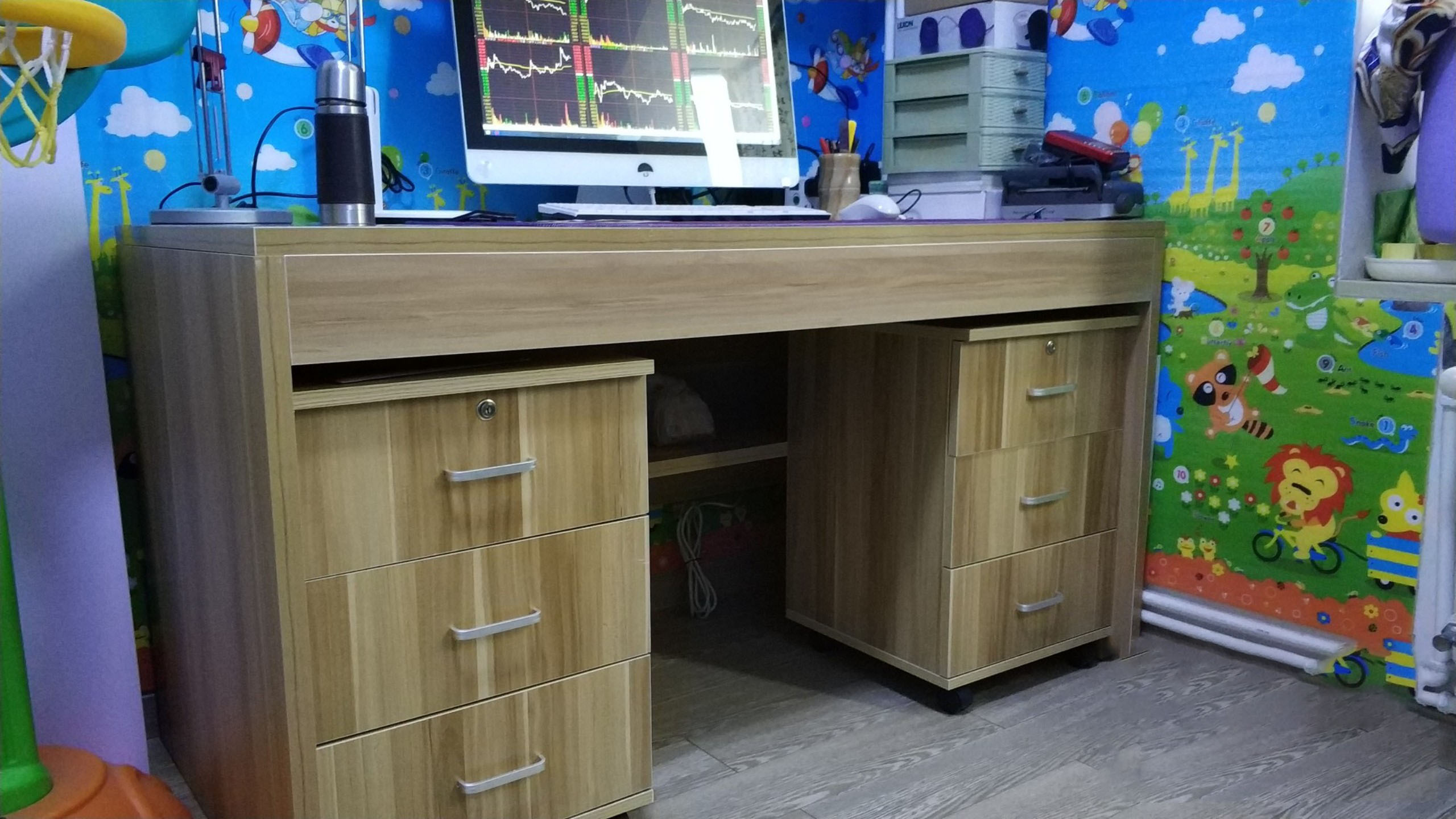 Bàn nhân viên hiện đại NVG-M