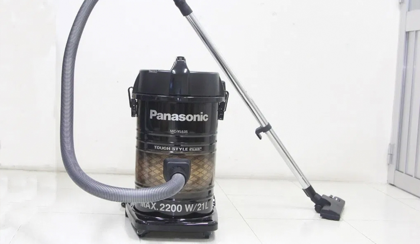 Máy hút bụi Panasonic MC-YL635TN46