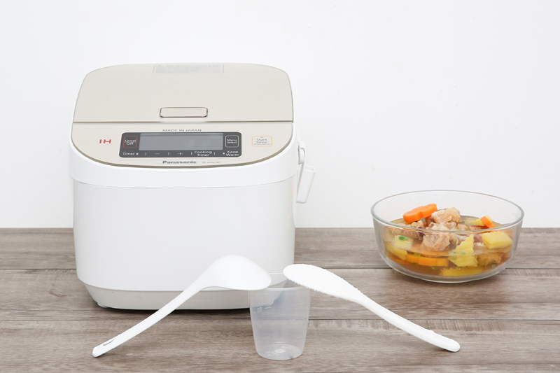 Nồi cơm điện Panasonic SR-AFM181WRA